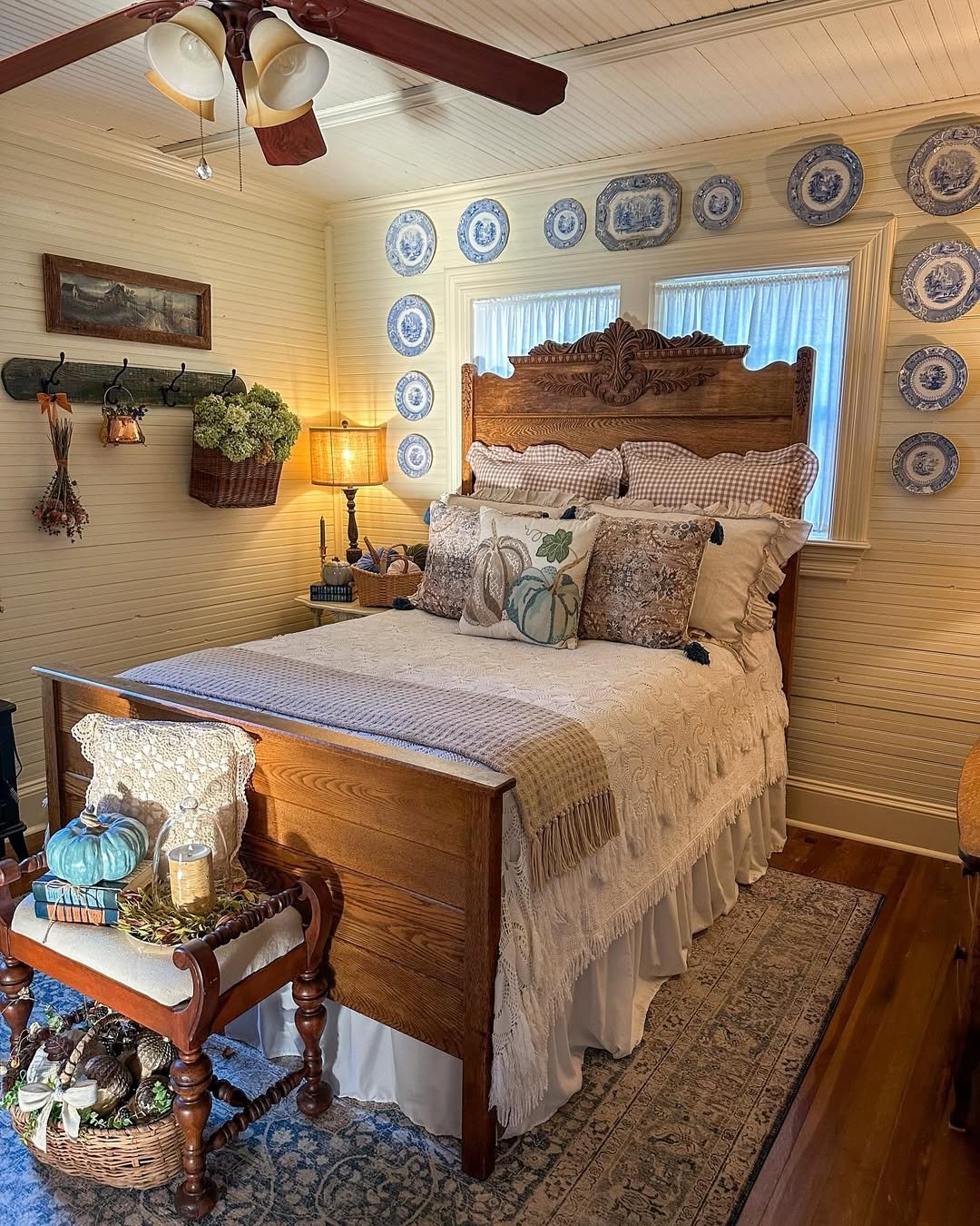 Antique Oak with Blue Willow