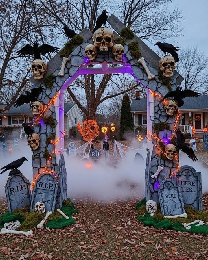 Archway Yard Centerpiece