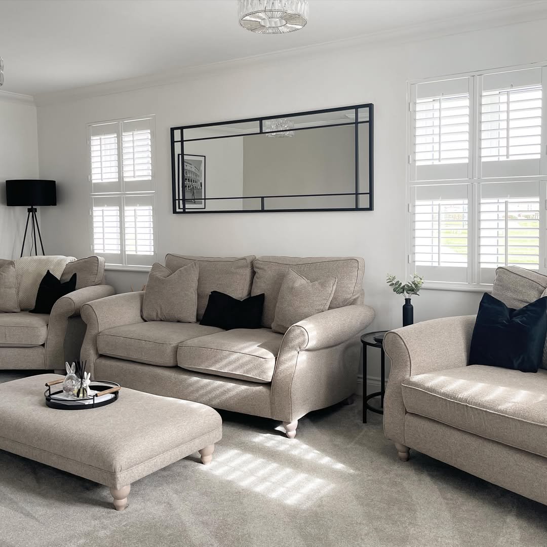 Black Geometric Grid Mirror