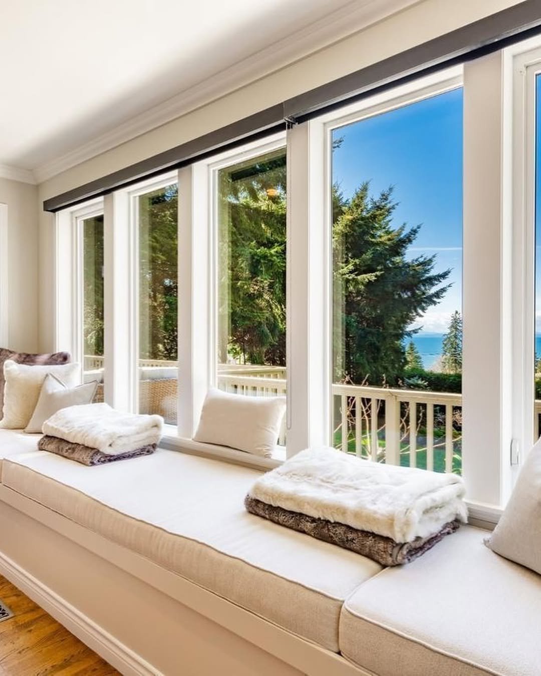 Built-In Window Seat and Ocean Daybed