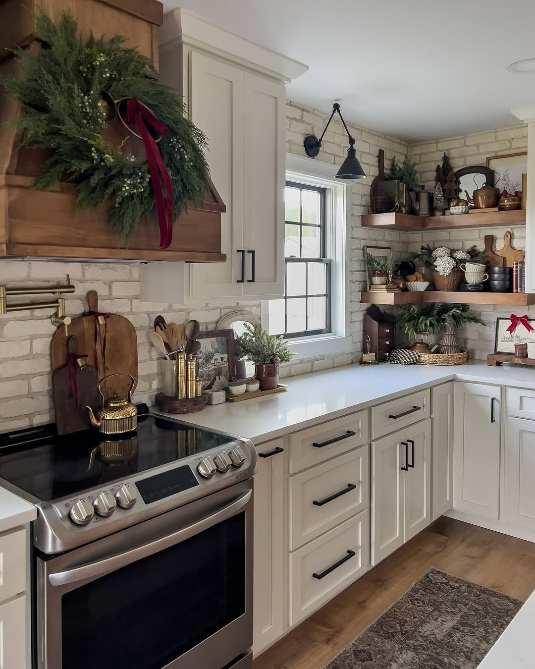 Christmas Farmhouse Kitchen Corner