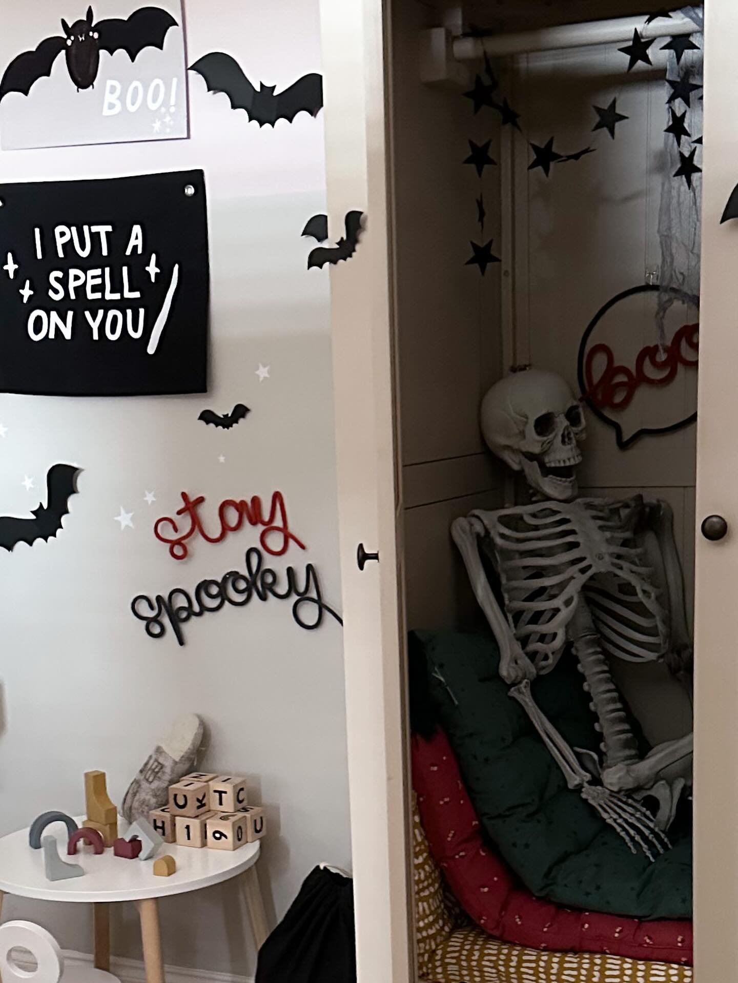 Closet Decoration