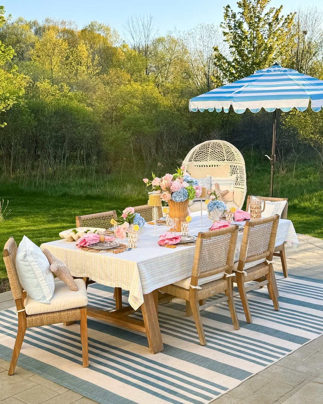 Coastal Picnic Dining for 14