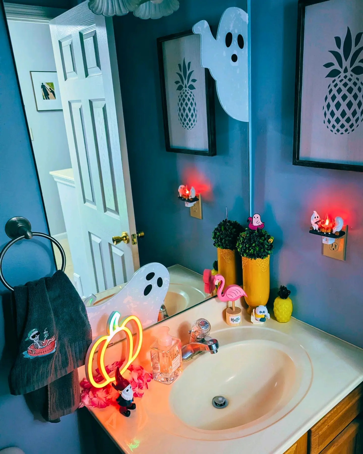 Corner Countertop Halloween Display