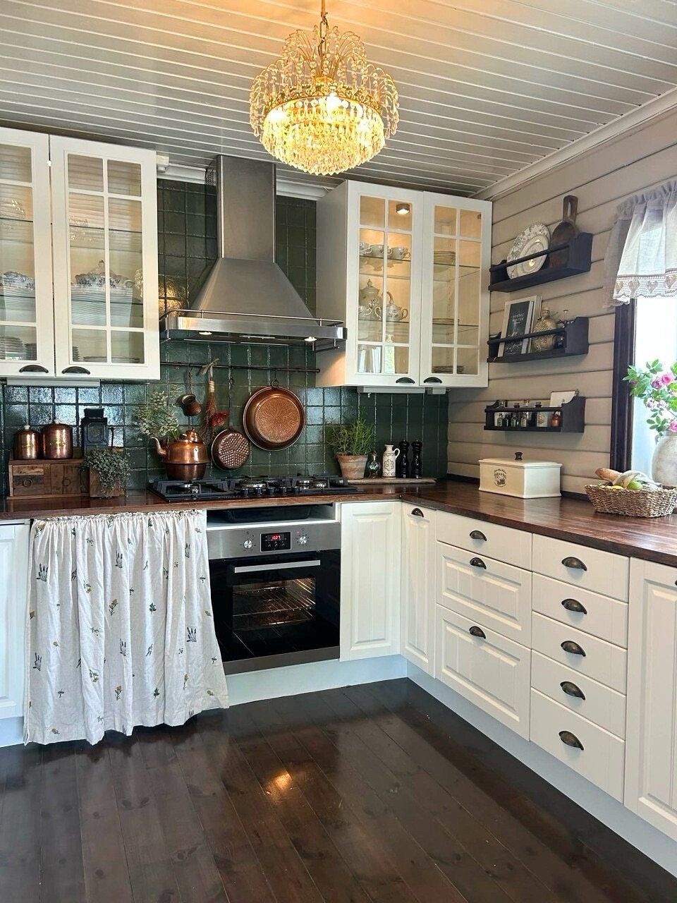 Cottage Christmas Kitchen Sink