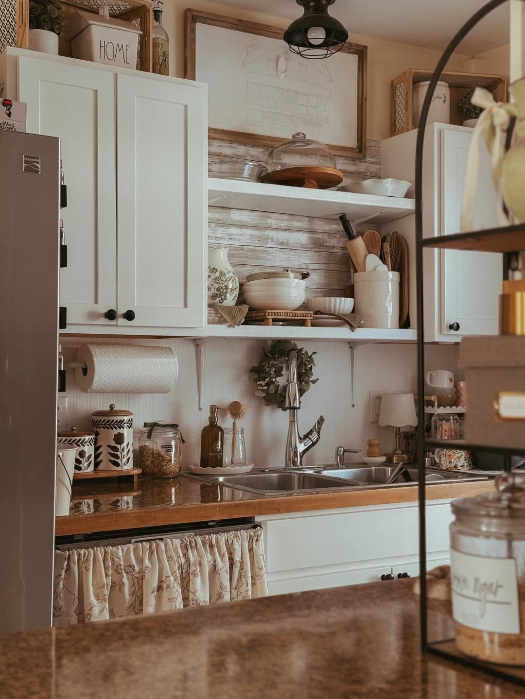 Cottage Kitchen Sink Corner
