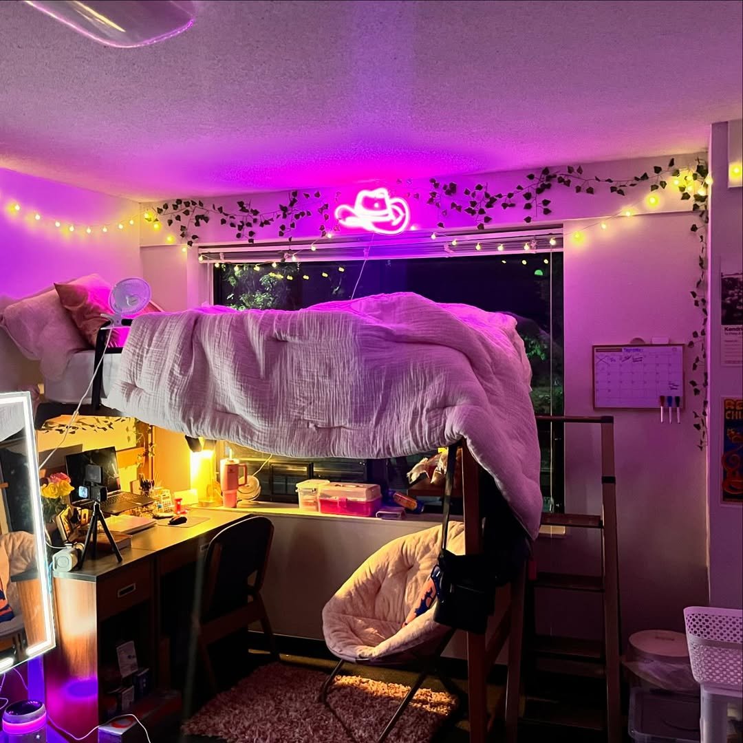 Cowgirl Loft Neon 10