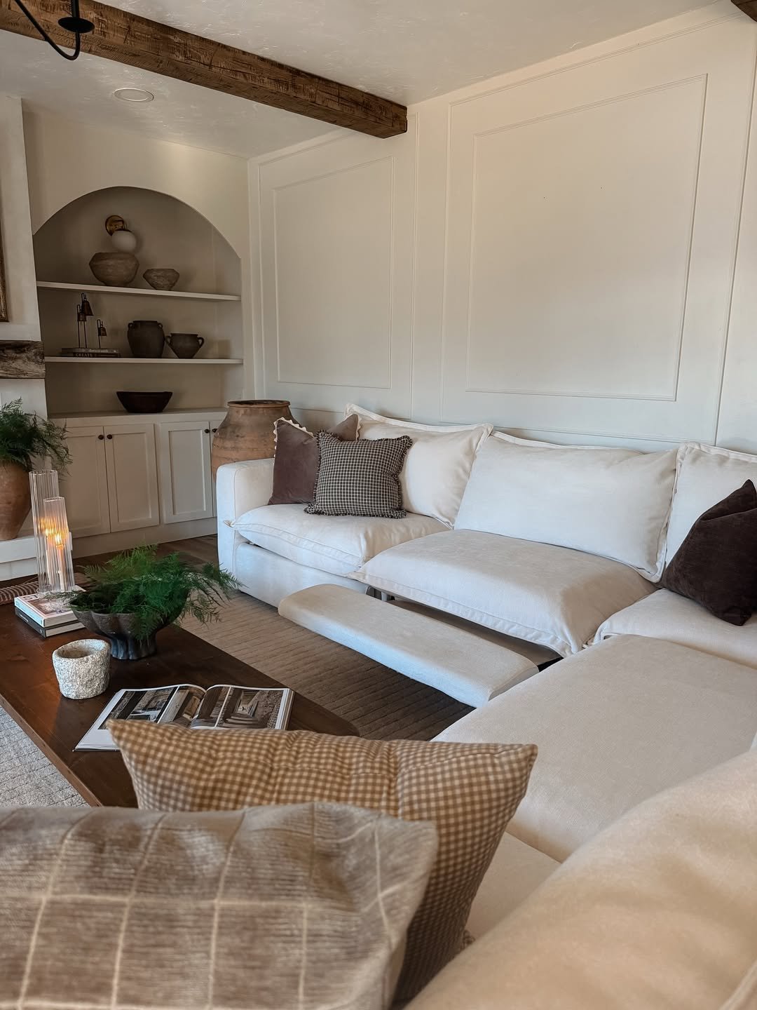 Cream Sectional Quiet