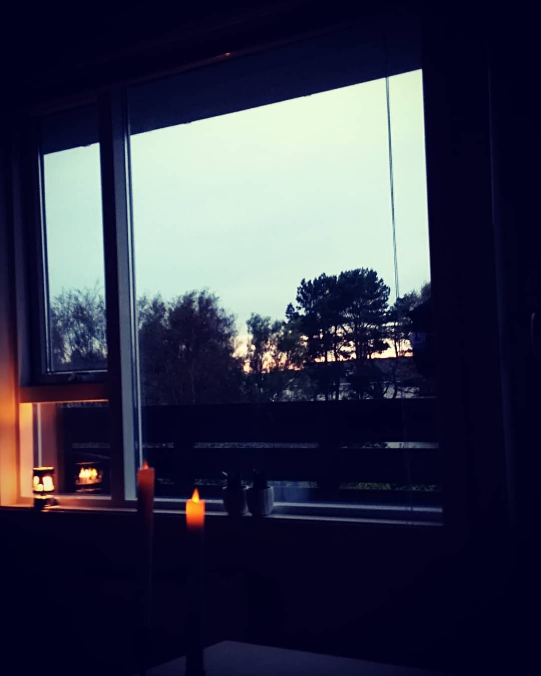 Dusk Windowsill Candle