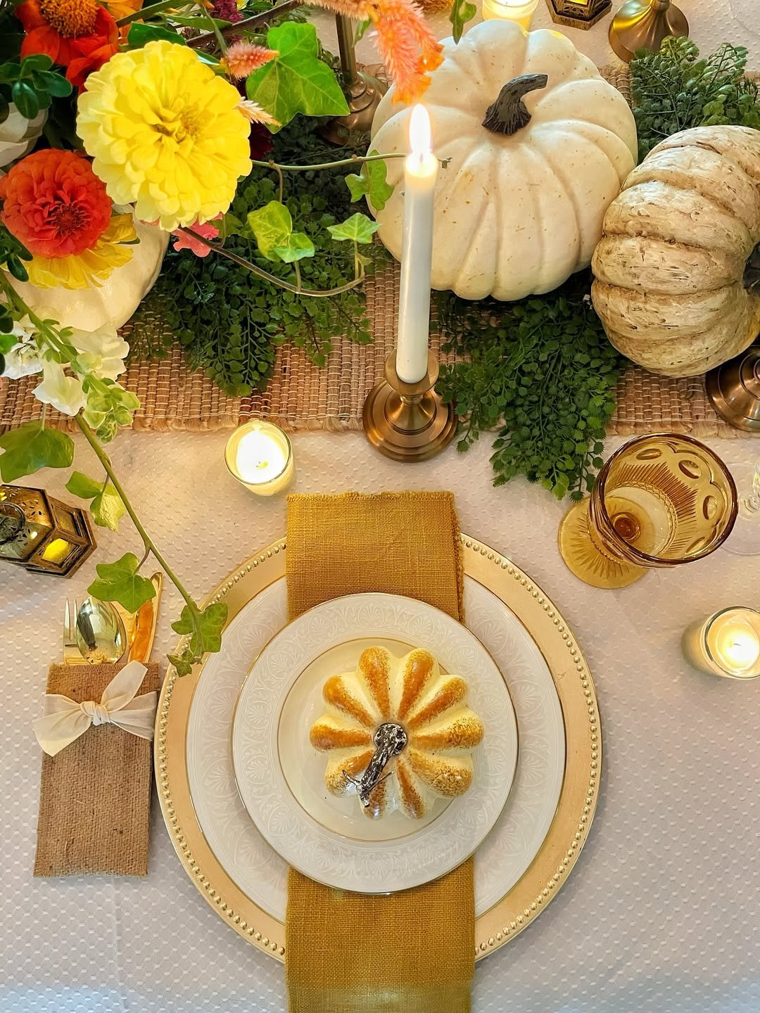 Elegant Pumpkin Patch Table