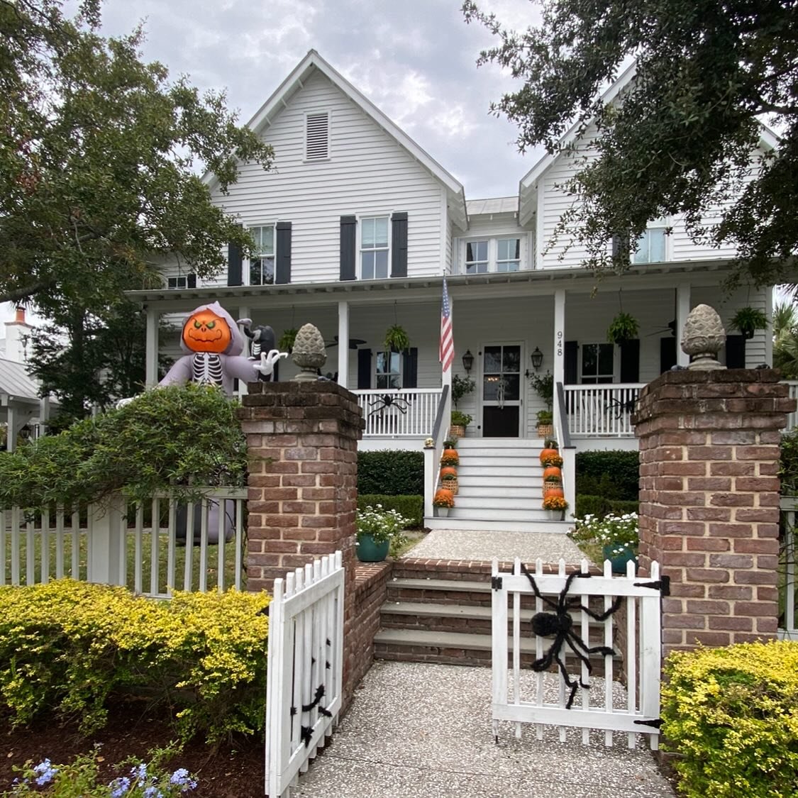 Entry-Point Halloween Decor