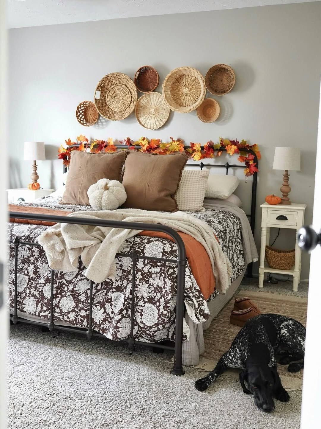 Fall Wicker Wall Bedroom