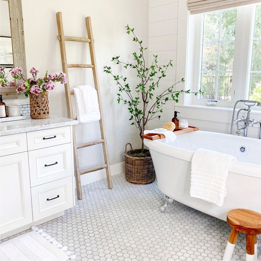 Farmhouse Thanksgiving Clawfoot Tub