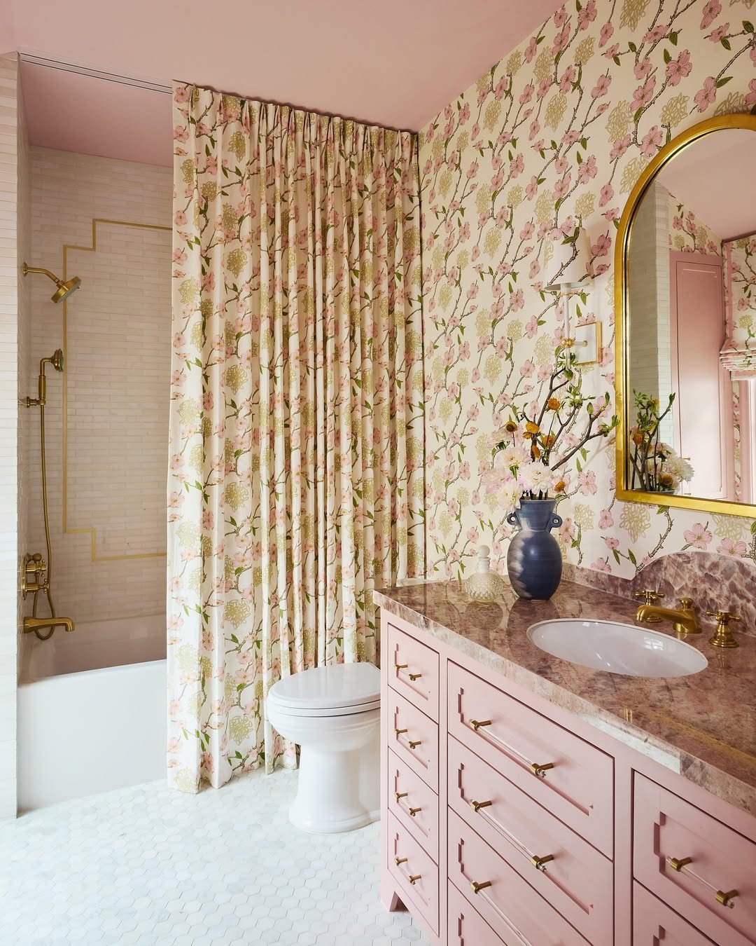 Garden Room in Soft Pink