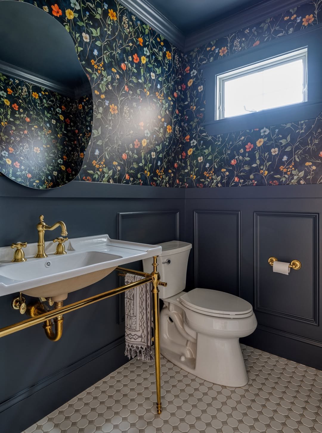 Garden Walls in Moody Blue 12