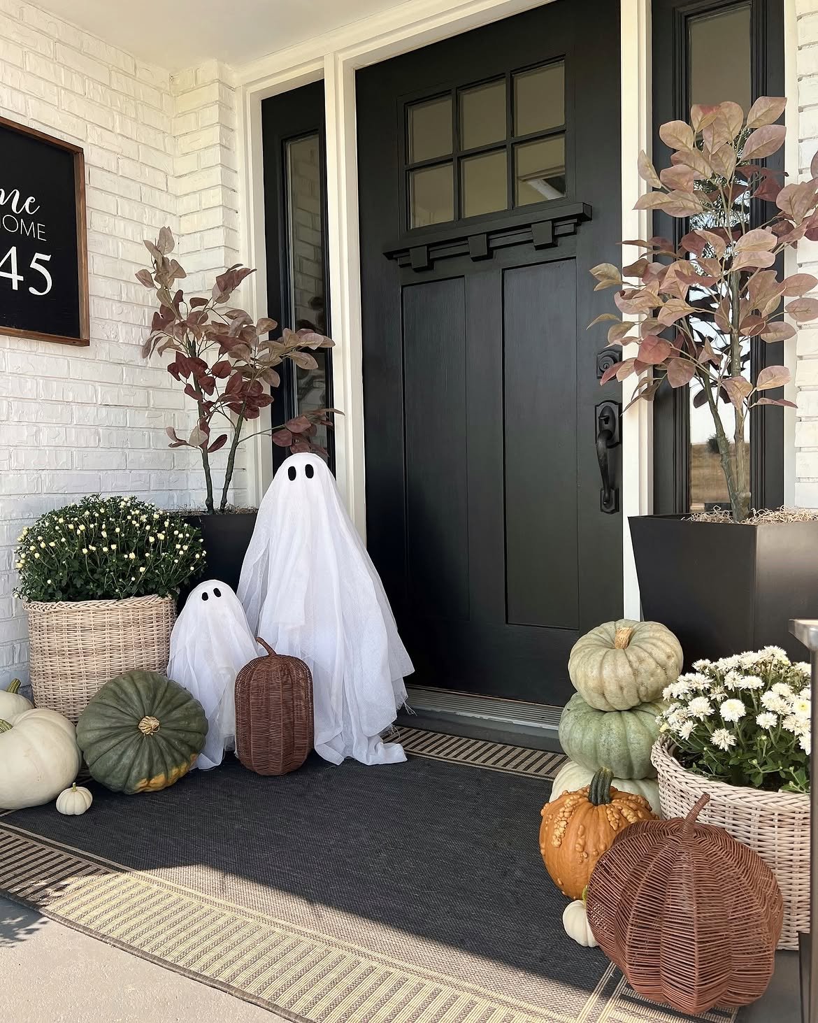Ghost Family Without Overcrowding