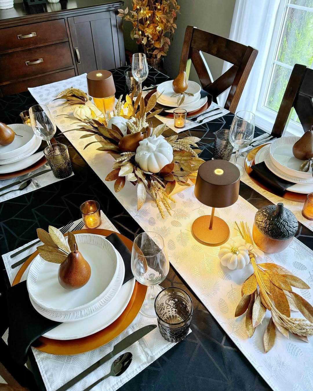 Gilded Pear Formal Table