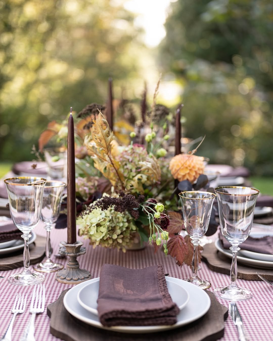 Gingham Moody Plum Tablescape