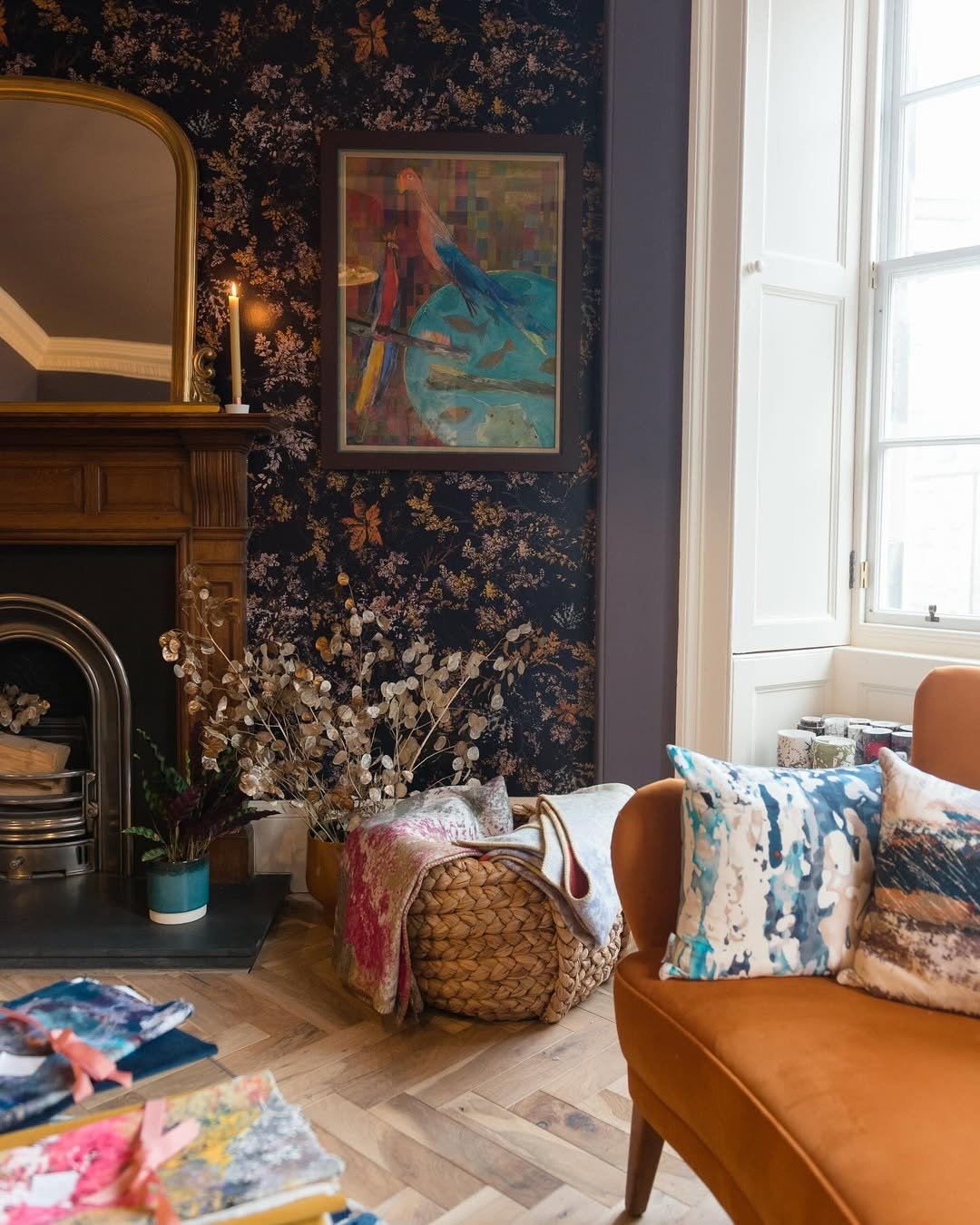Gold Tone Navy Floral Wallpaper