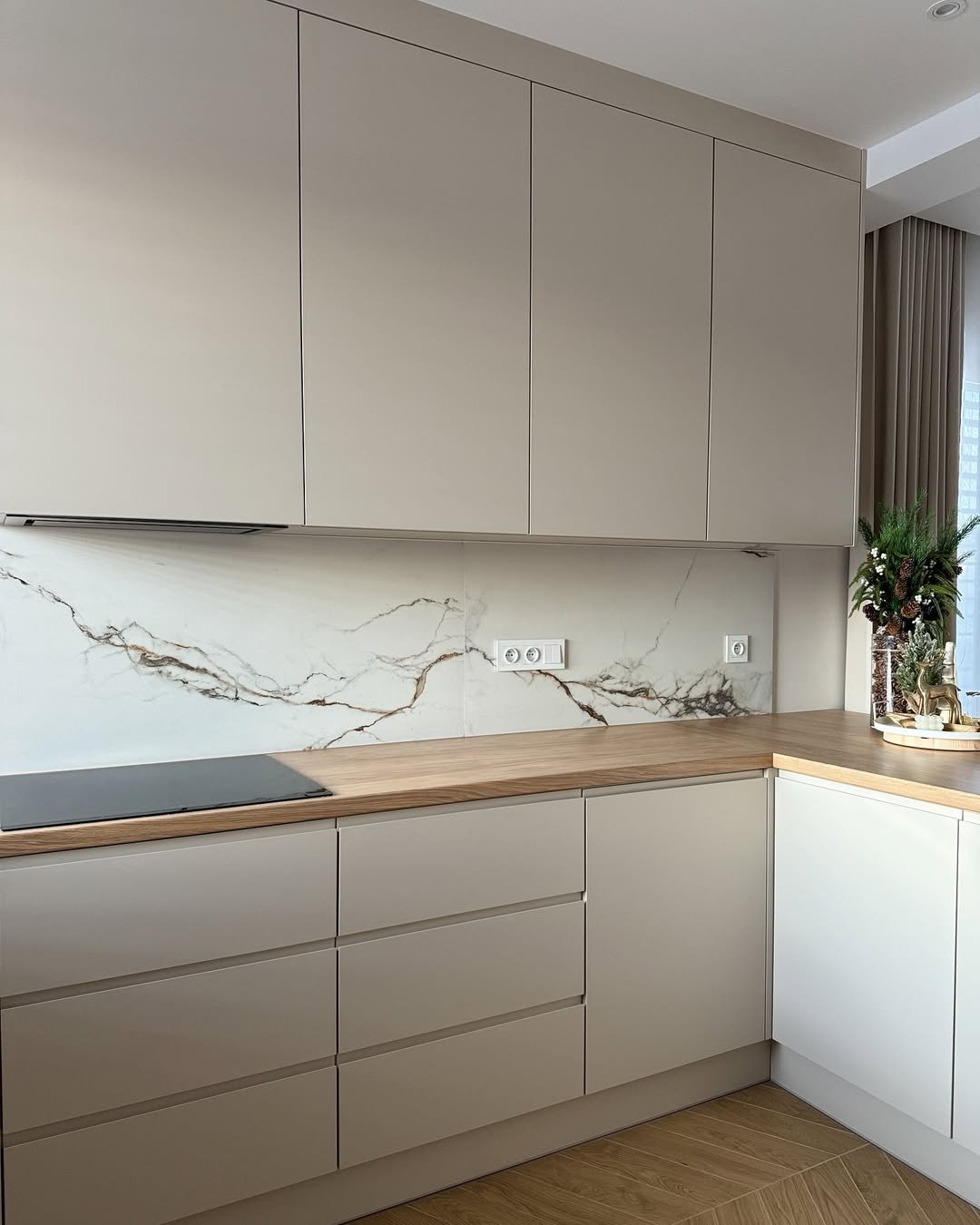 Greige Handleless Kitchen Marble Splashback