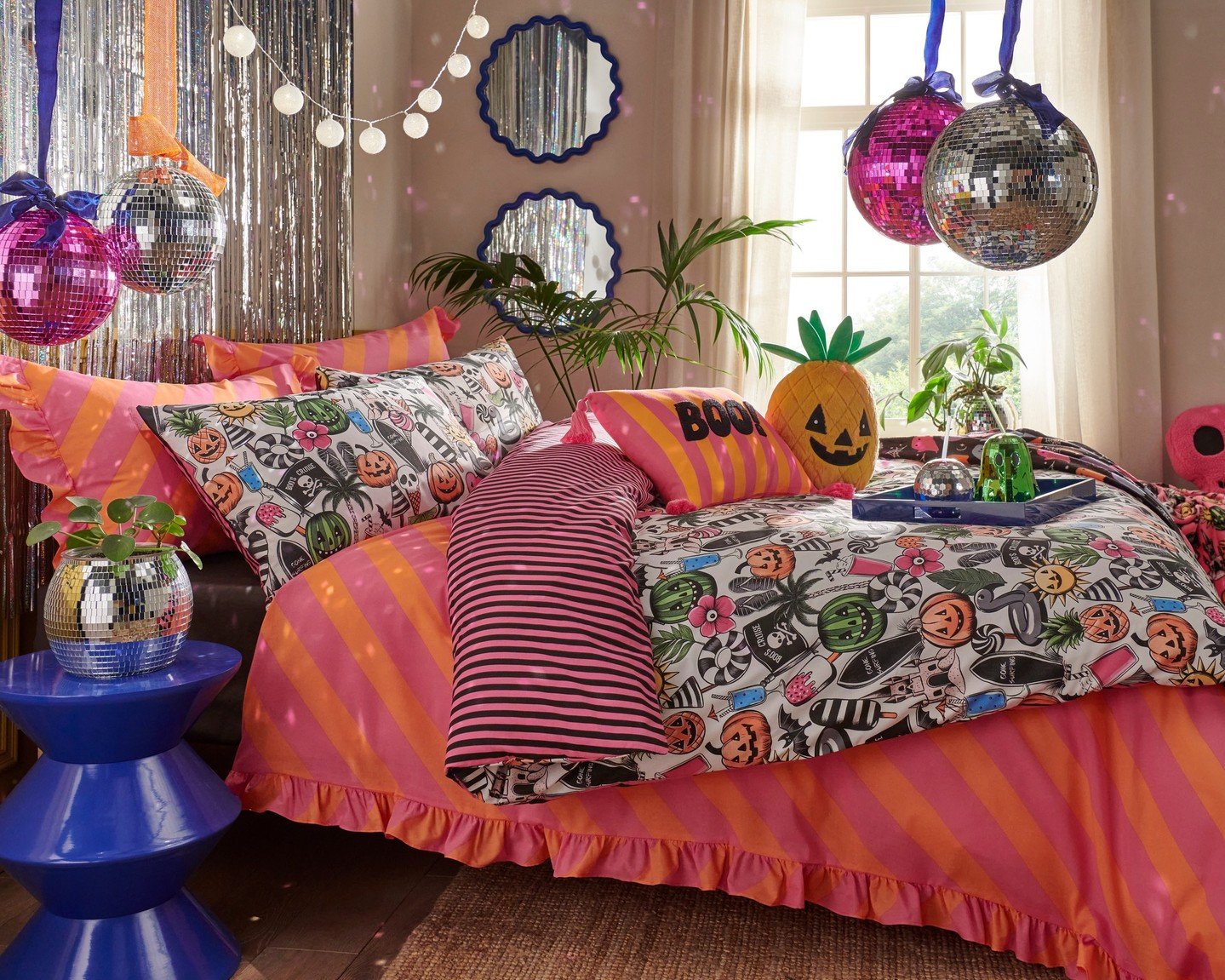 Halloween Party Bedroom