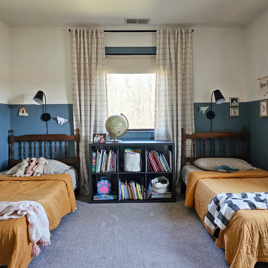 Heritage Spindle Twin Bedroom