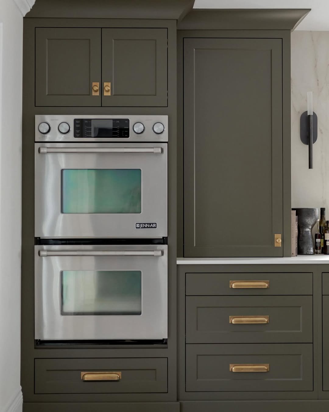 Kitchen in dark olive green