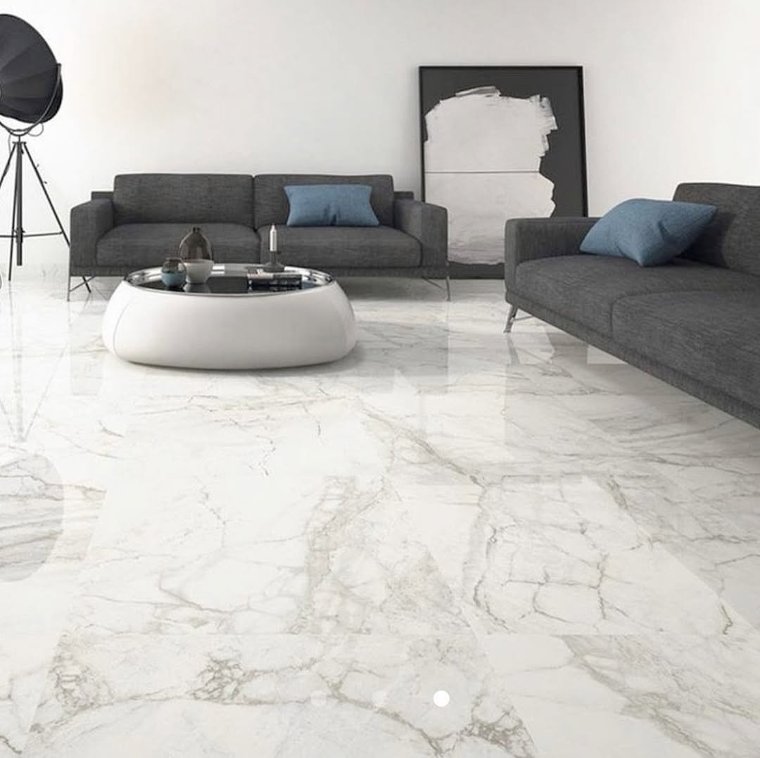 Large Calacatta Tile