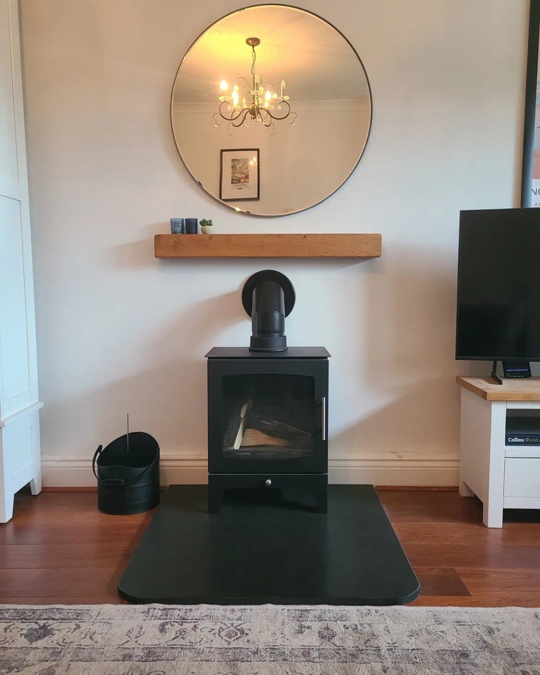 Minimal Round Mirror