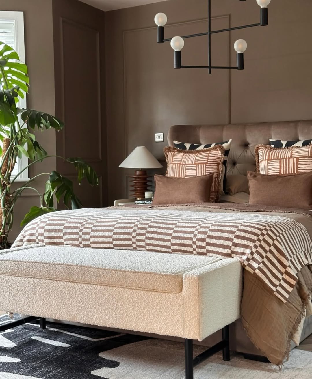 Mocha Texture Bedroom Idea 23