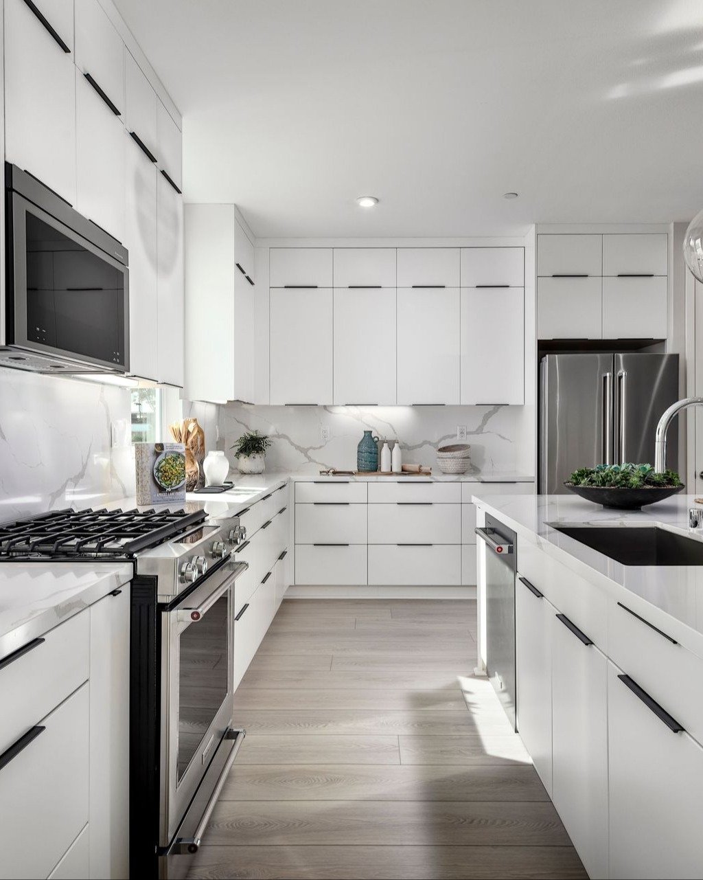 Modern White Marble Kitchen