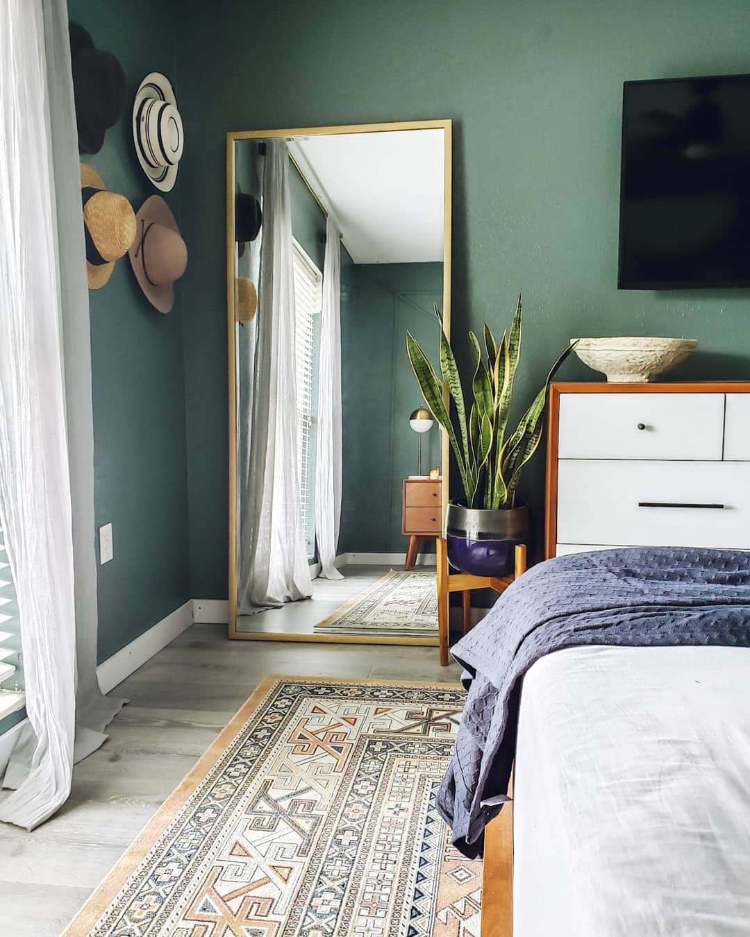 Moody Green Bedroom Scheme
