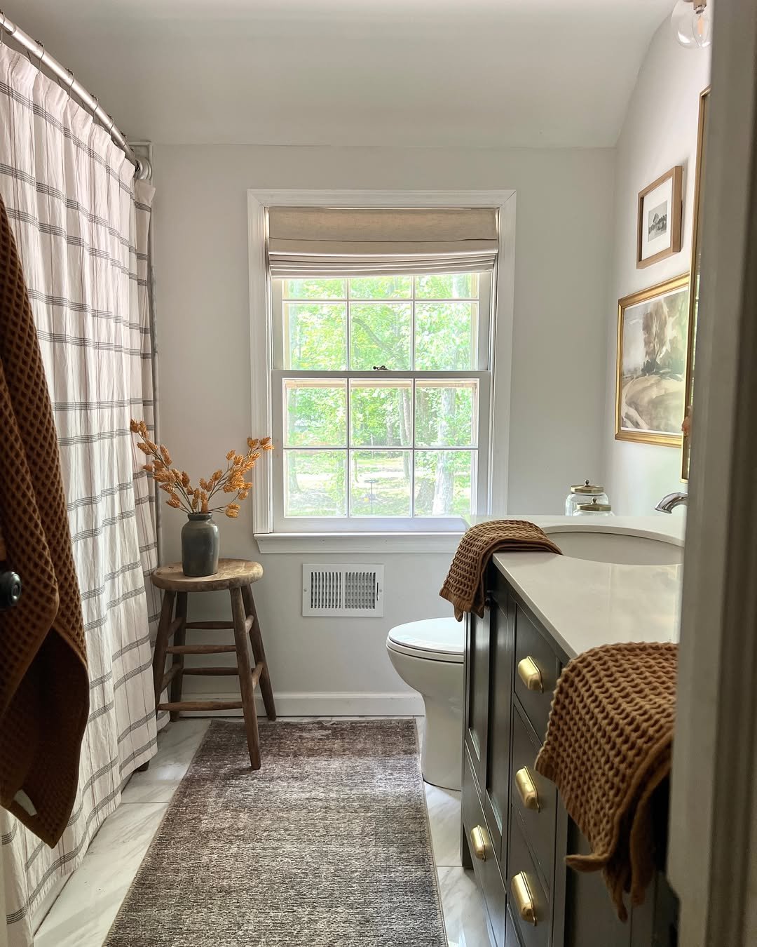 Neutral Autumn Bathroom With Soft Textures