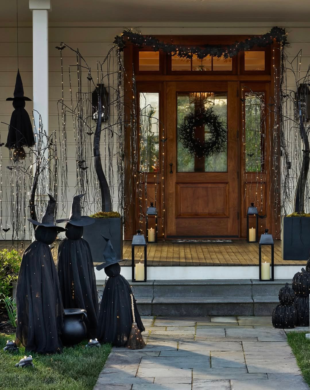Nighttime Halloween Decor