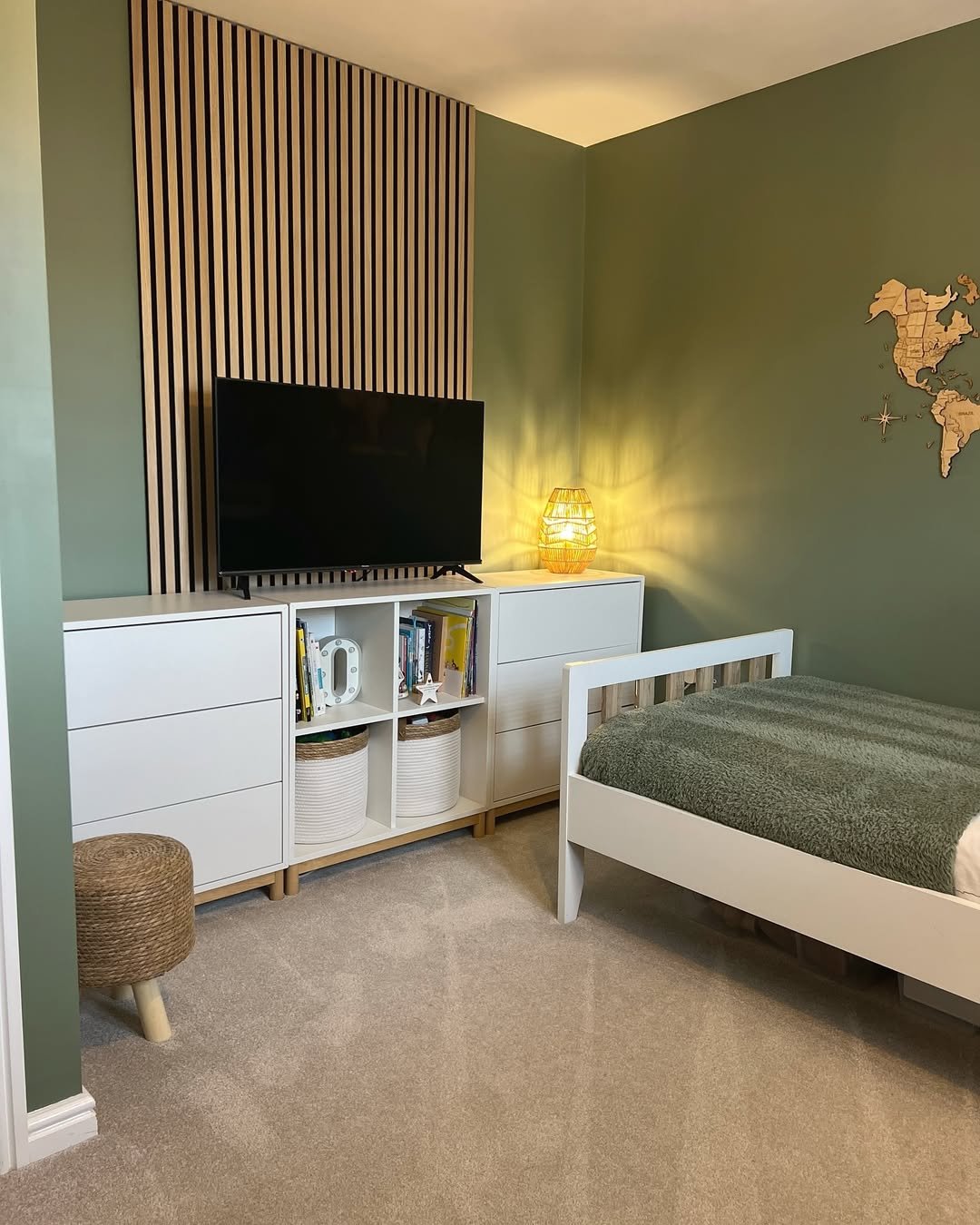 Oak Slat Wall
