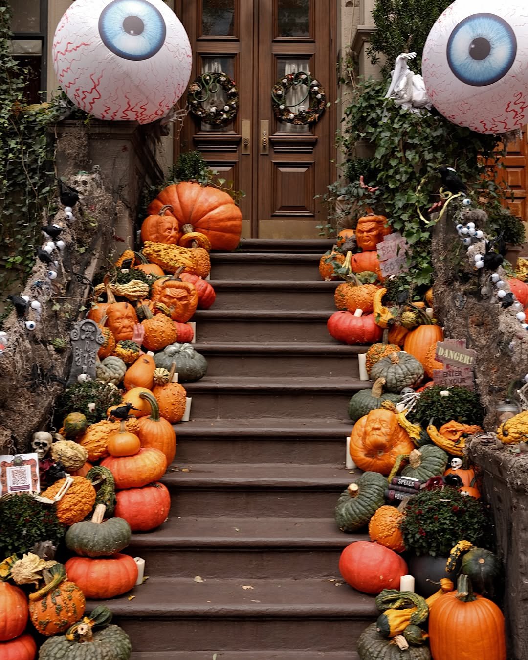 Oversized Halloween Prop