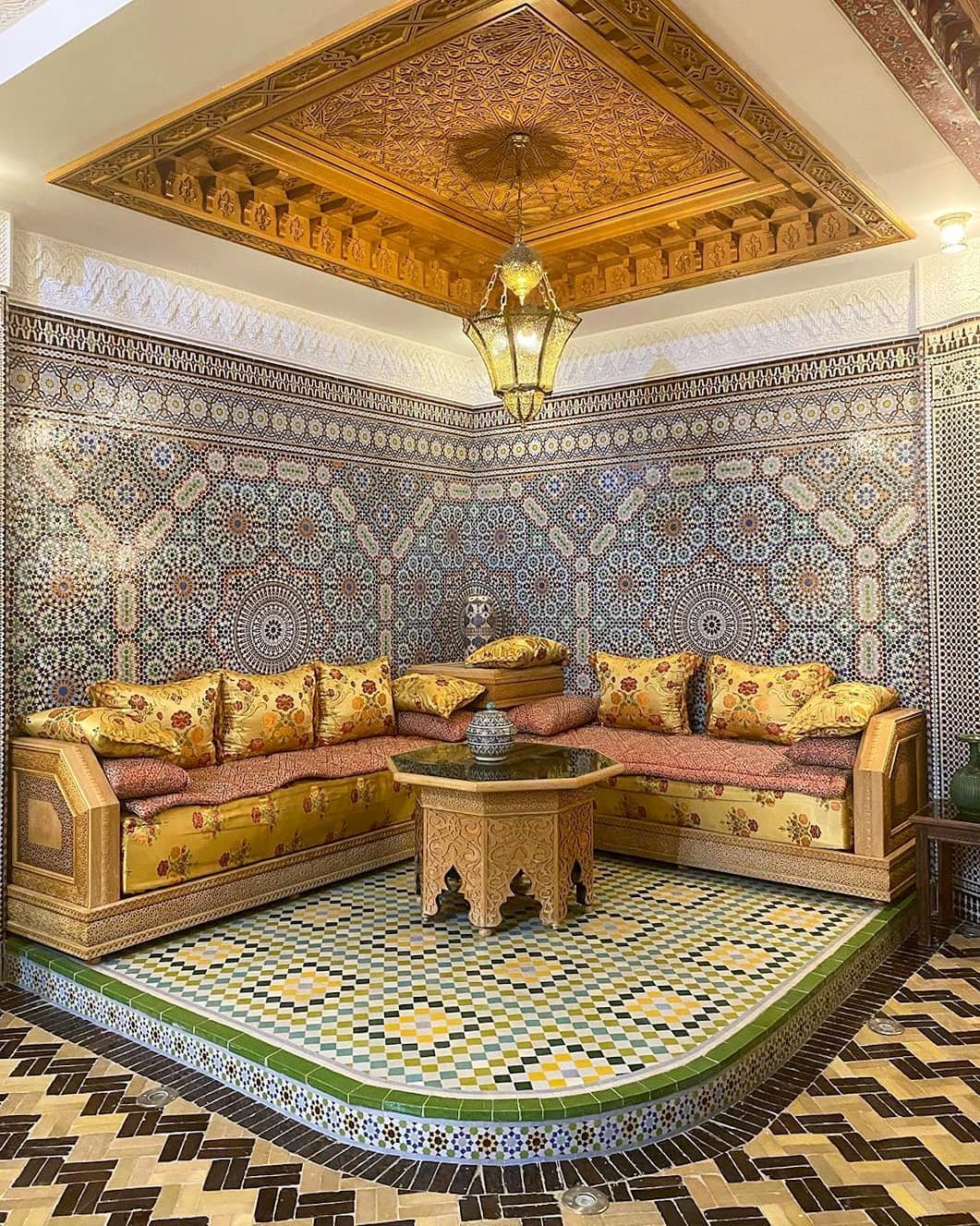 Palace Style Mosaic Majlis