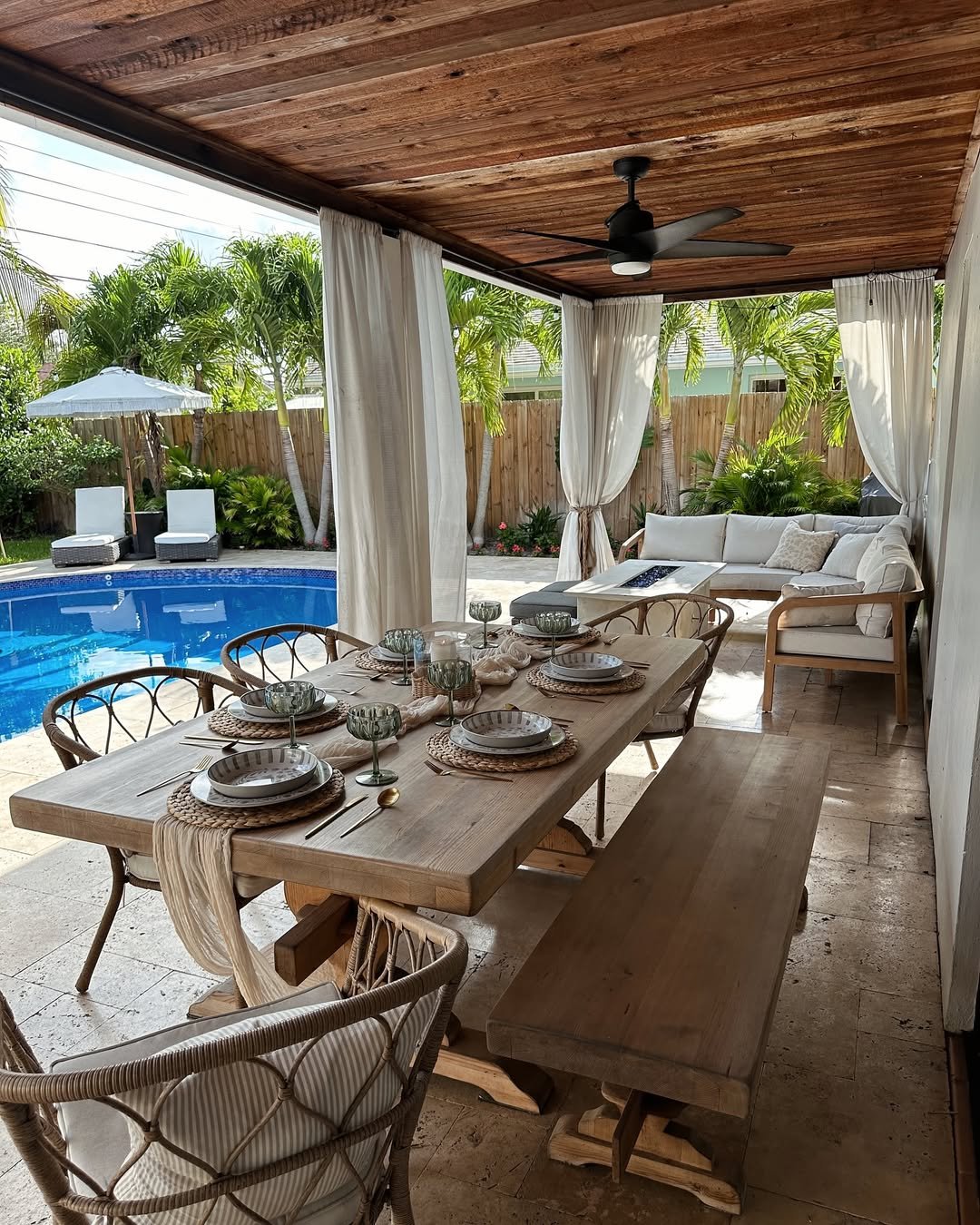 Pavilion Poolside Setting