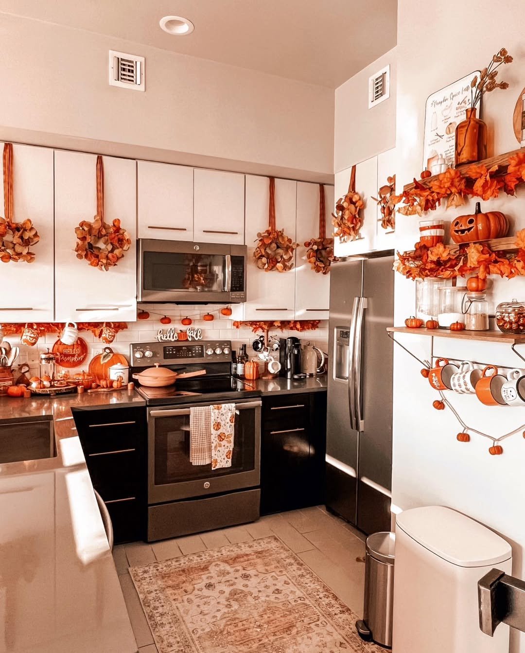Pumpkin Decor for an Apartment Kitchen