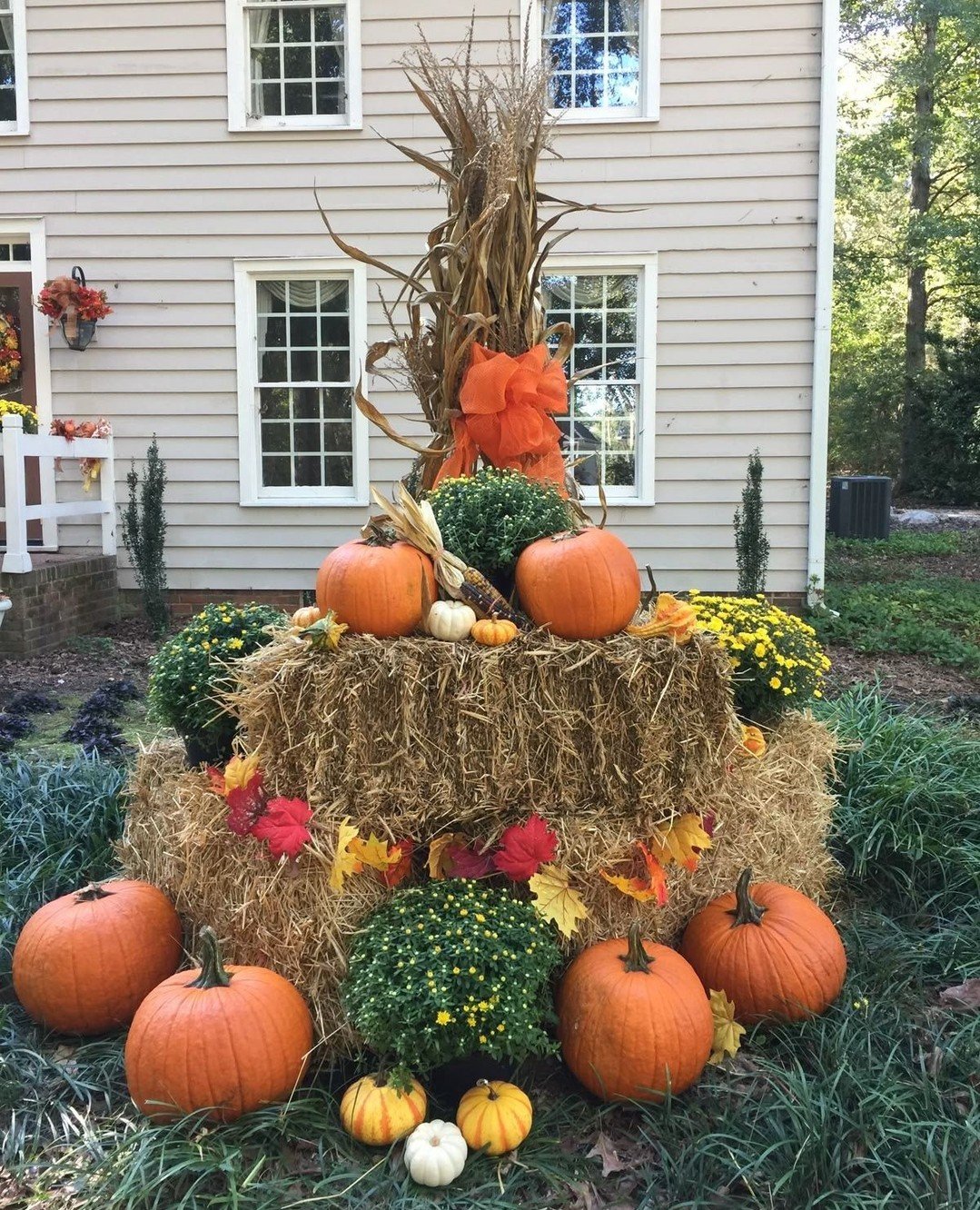 Pumpkin Stack with Hay Bales