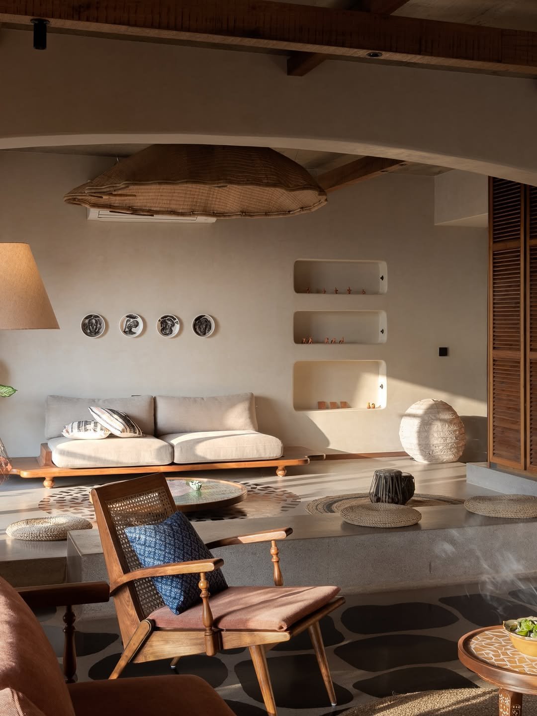 Resort-Style Lounge