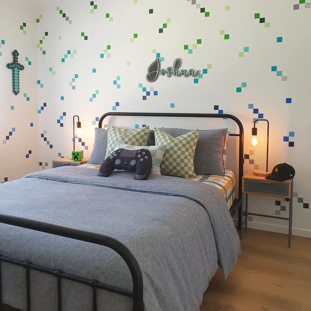 Restrained Multicolor Pixel Wall