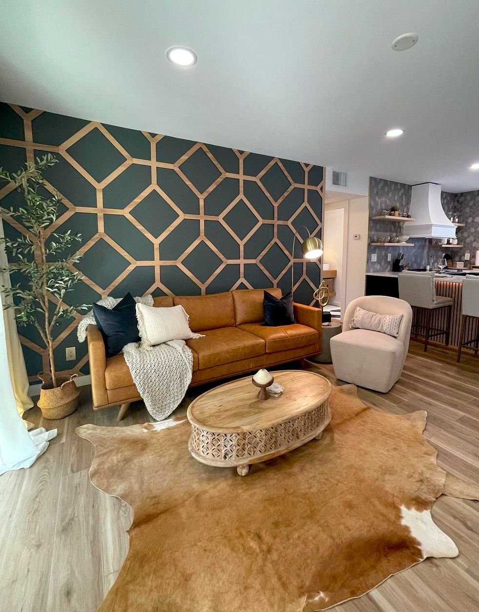 Small Open Plan Lounge With Geometric Wall