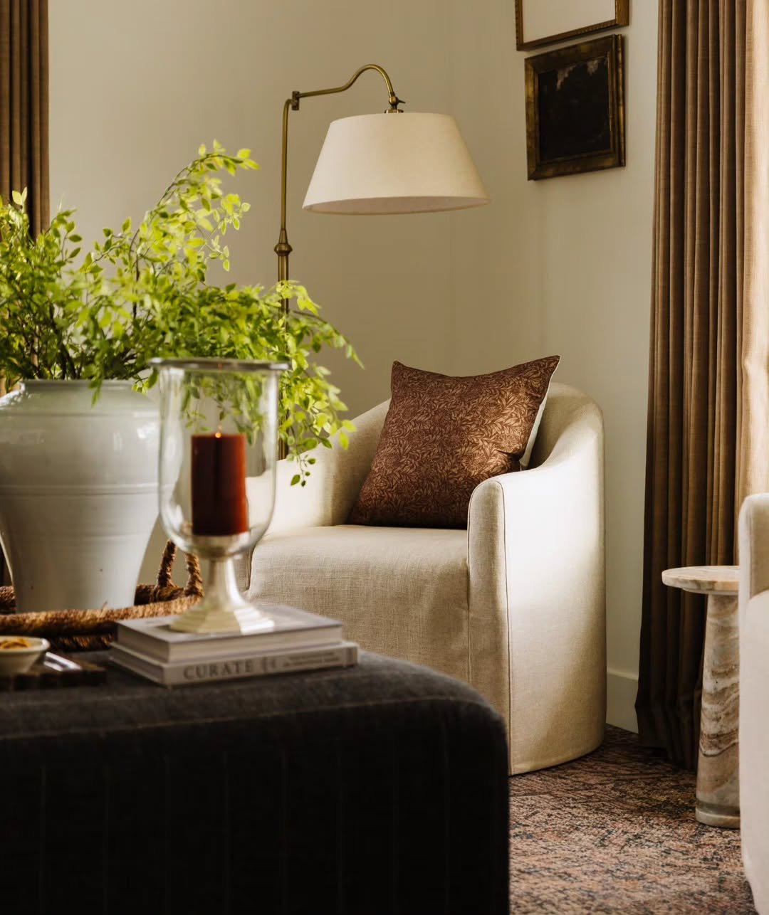 Soft Curved Corner Chair
