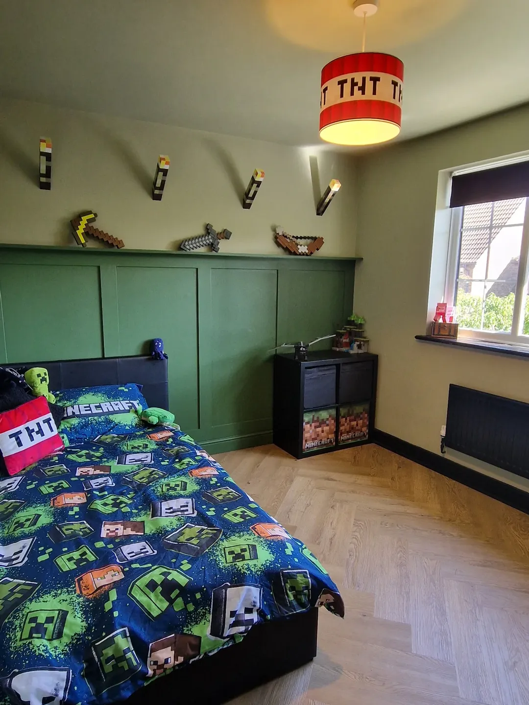Soft Green Gaming Corner