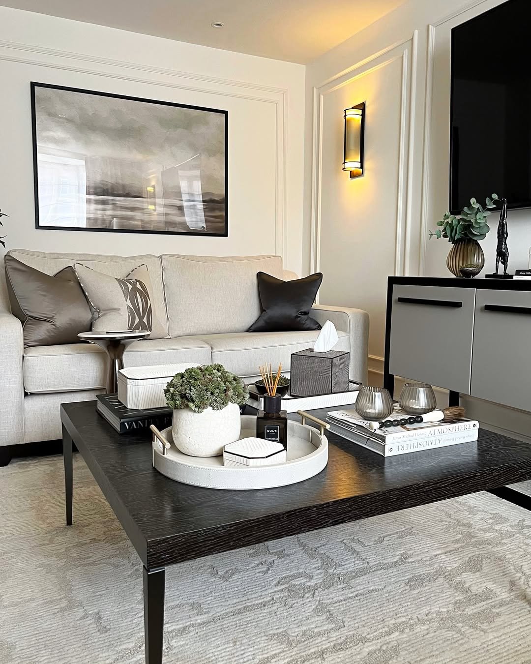 Soft Neutrals with Sharp Accents 1