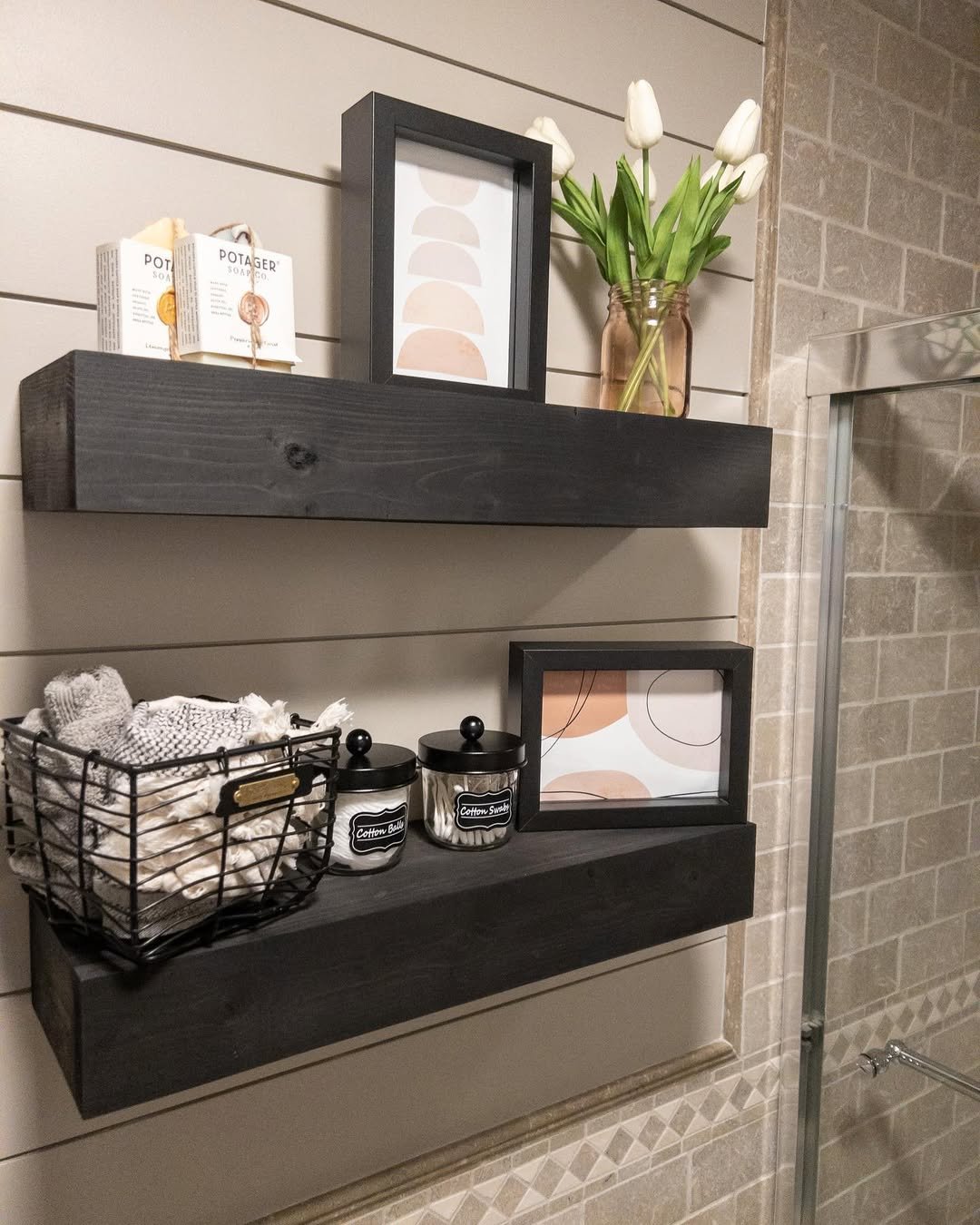 Structured Shelves with a Sleek Look 14