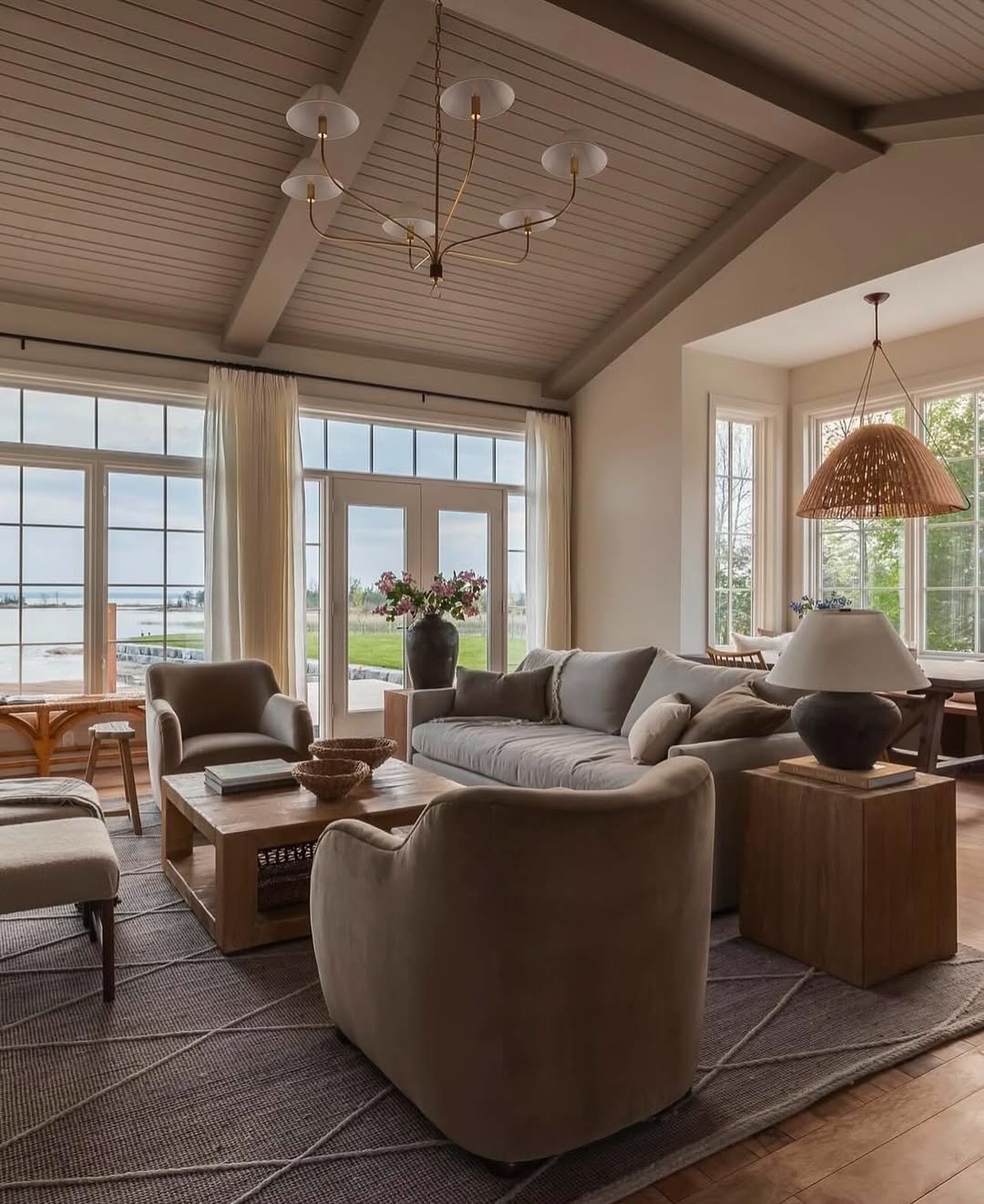 Sunlit Living 24
