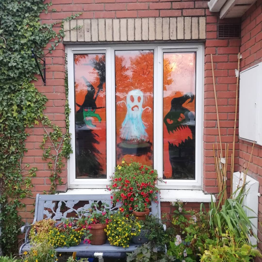 Three Pane Painted Scene