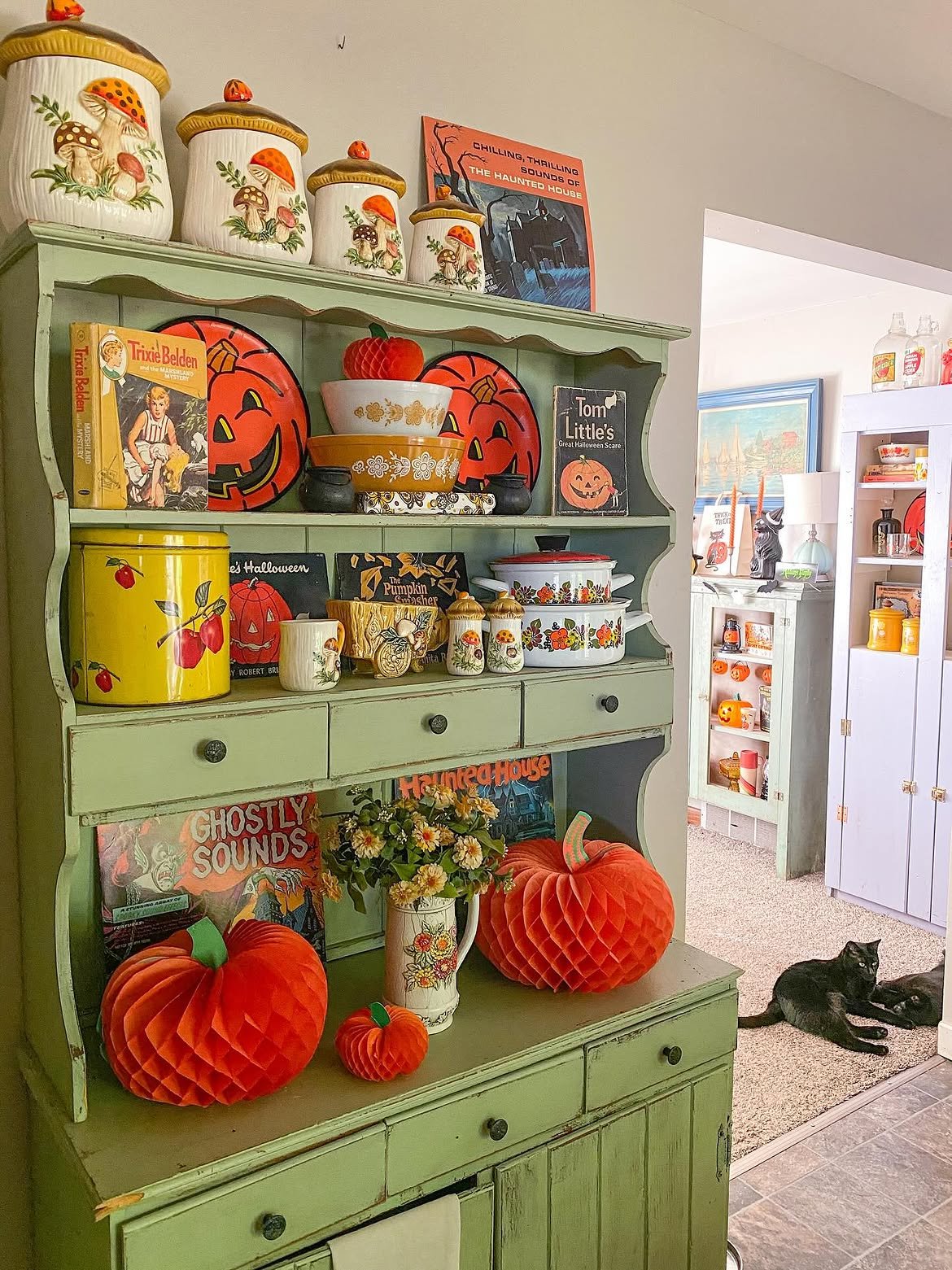 Top-Down Hutch Layering